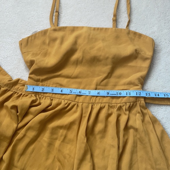 NWT Golden Romper with Wrap front detailing - Picture 4 of 12